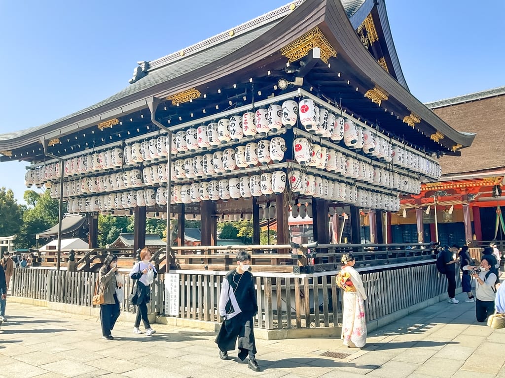 View of a big shrine at Yasaka Shrine