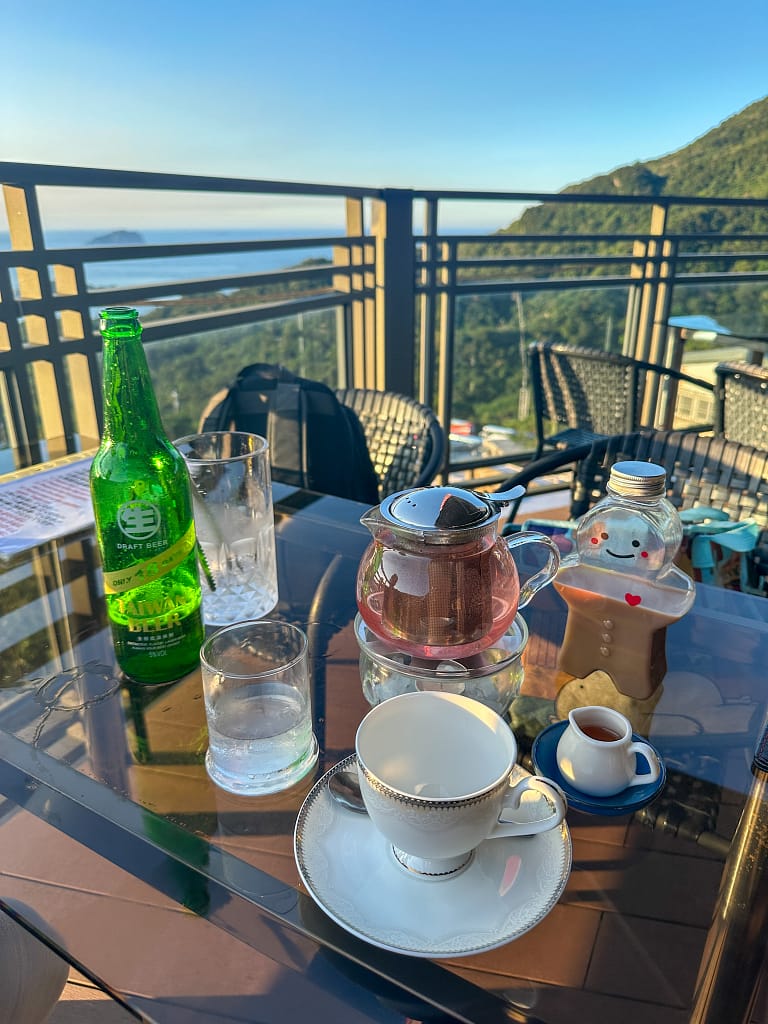 Image of a tea set being served at a tea house in taiwan